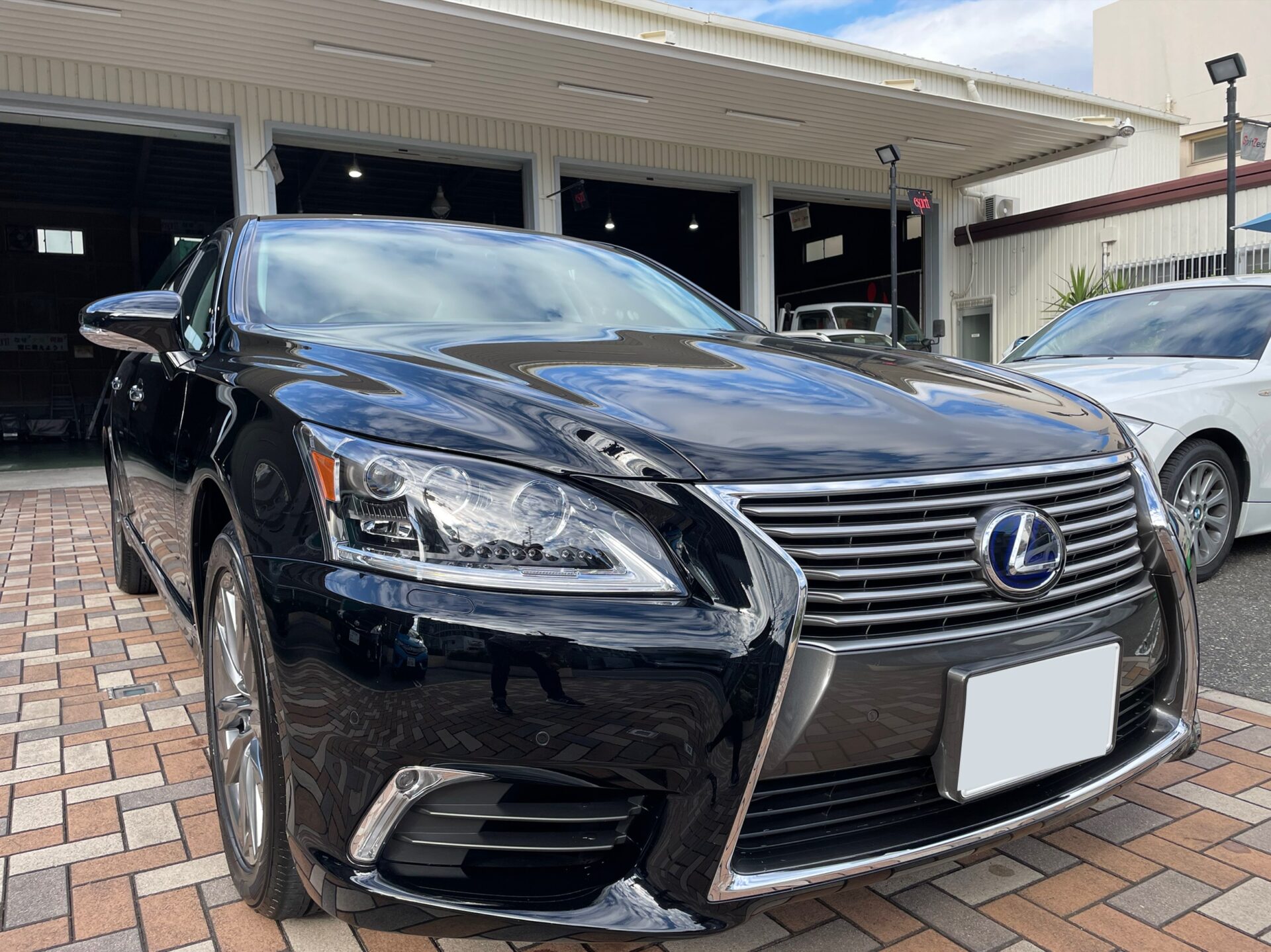 レクサス・LS600h】撥水G'ZOX/リアルガラスコートclassR施工 | 神戸