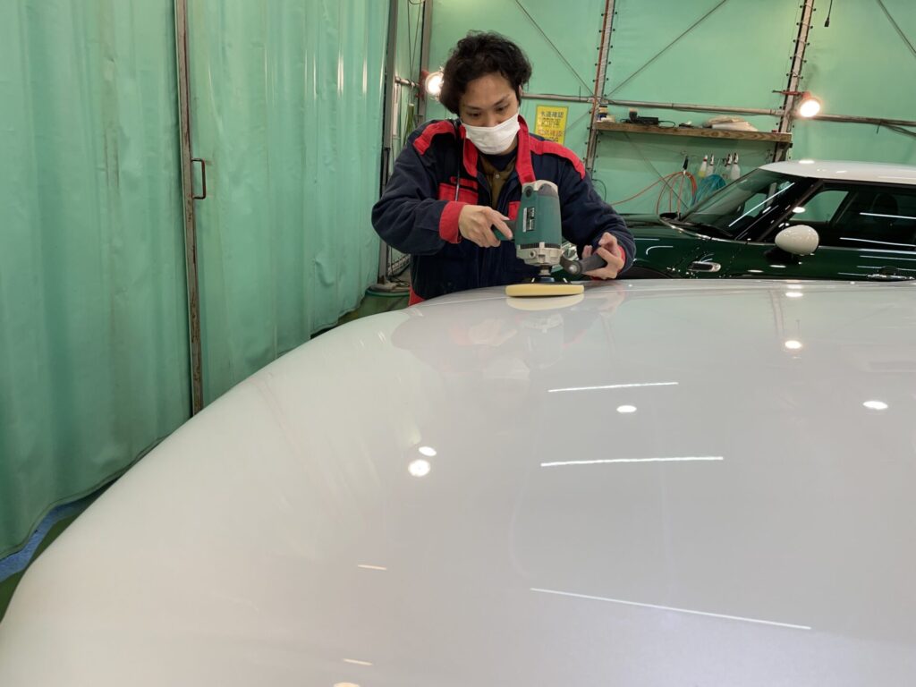 神戸・大阪ガラスコーティング専門店エスプリジャパン　トヨタ・・ランドクルーザー１００にガラスコーティング施工致しました。