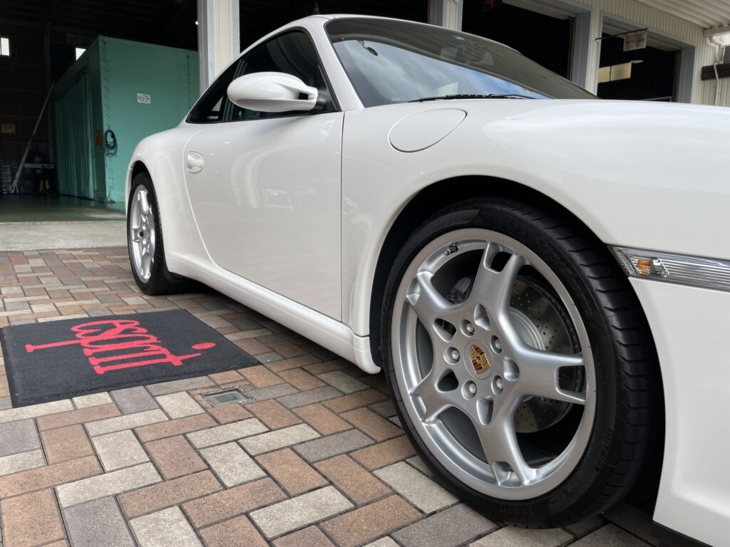 神戸・大阪ガラスコーティング専門店エスプリジャパン　PORSCHE９１１にガラスコーティング施工致しました。