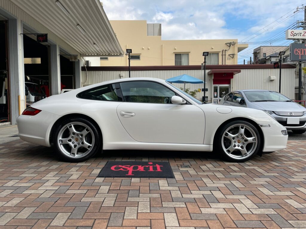 神戸・大阪ガラスコーティング専門店エスプリジャパン　PORSCHE９１１にガラスコーティング施工致しました。