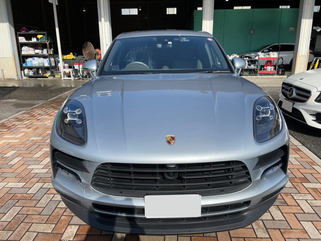 神戸・大阪ガラスコーティング専門店エスプリジャパンPORSCHE・マカンにガラスコーティング施工致しました。