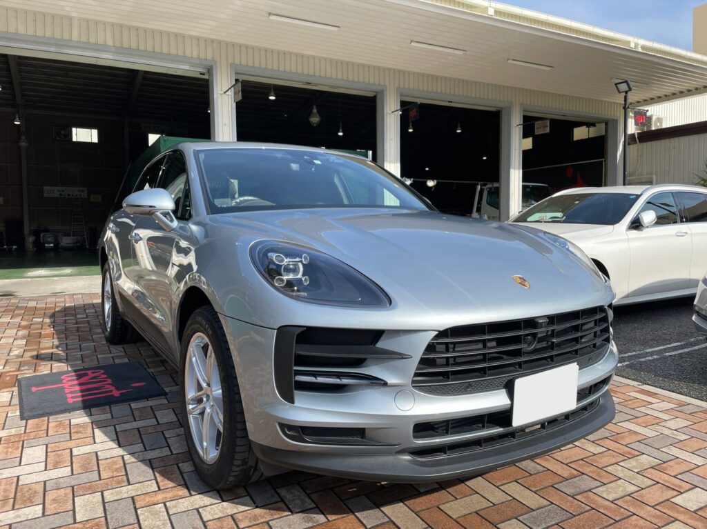 神戸・大阪ガラスコーティング専門店エスプリジャパンPORSCHE・マカンにガラスコーティング施工致しました。