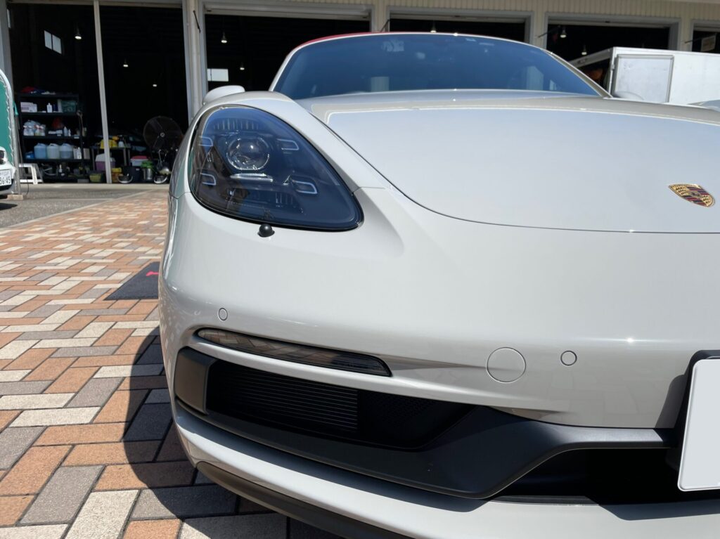 神戸・大阪ガラスコーティング専門店エスプリジャパン　PORSCHE・７１８ボクスターにガラスコーティング施工致しました。