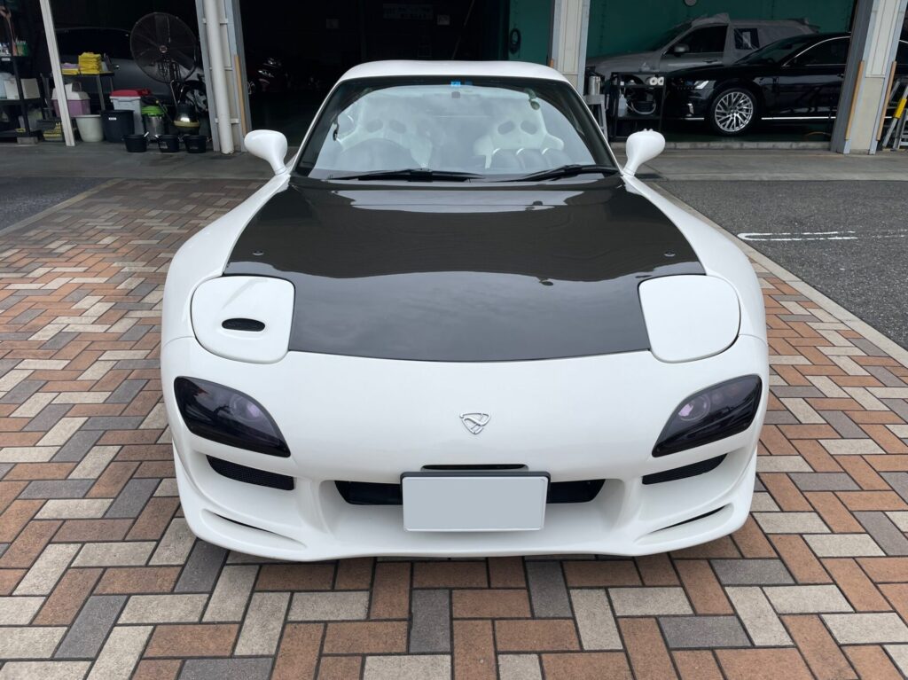 神戸・大阪ガラスコーティング専門店エスプリジャパンRX-７にガラスコーティング施工致しました。