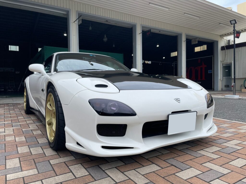 神戸・大阪ガラスコーティング専門店エスプリジャパンRX-７にガラスコーティング施工致しました。