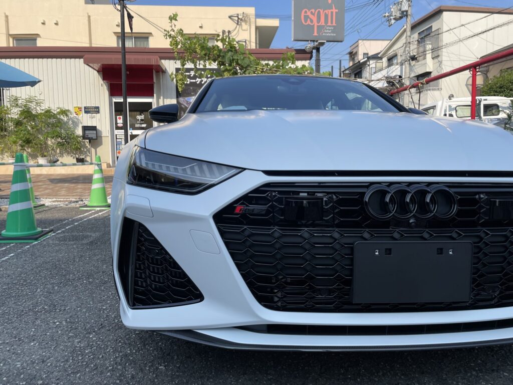 神戸・大阪ガラスコーティング専門店エスプリジャパンAudi・RS7にマット塗装専用ガラスコーティング施工致しました。