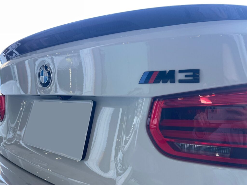 神戸・大阪ガラスコーティング専門店エスプリジャBMWM3にガラスコーティング施工致しました。