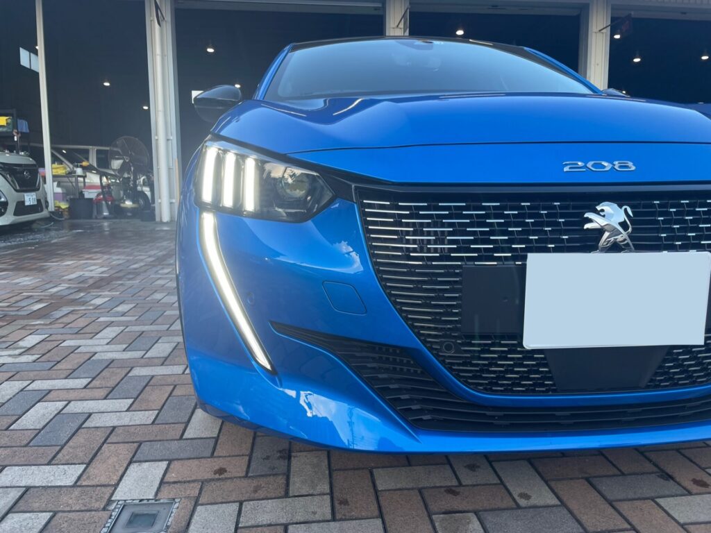 神戸・大阪ガラスコーティング専門店エスプリジャンPEUGEOT２０８GTにガラスコーティング施工致しました。