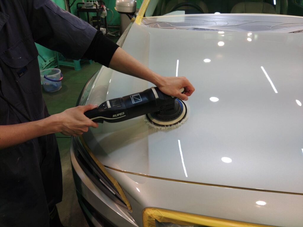 神戸・大阪ガラスコーティング専門店エスプリジャパンボルボV90にコーティング施工致しました。